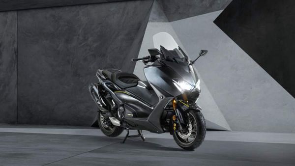 Yamaha TMAX Edisi Ultah Ke-20
