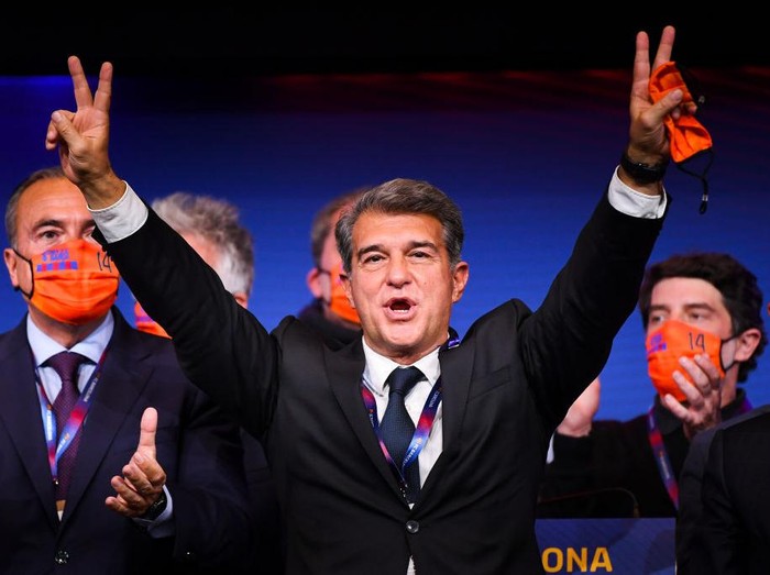 BARCELONA, SPAIN - MARCH 07: New FC Barcelona President Joan Laporta celebrates during a press conference following his victory in the FC Barcelona President Elections at Camp Nou on March 07, 2021 in Barcelona, Spain. (Photo by David Ramos/Getty Images)