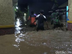 Banjir Kiriman Terjang Probolinggo, Ketinggian Air 1,5 Meter