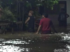 Sungai Kedung Galeng Meluap, Permukiman Warga di Probolinggo Terendam