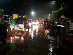 Banjir Rendam Pantura Kota Pasuruan Surut, Lalu Lintas Berangsur Normal