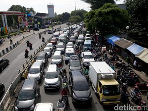 Anies Mau Larang Mobil di Atas 10 Tahun Masuk Jakarta, tapi Terbentur UU LLAJ