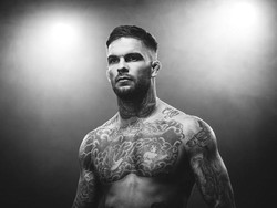 Petarung UFC dan Anaknya Ditendang dari Pesawat Gegara Masker