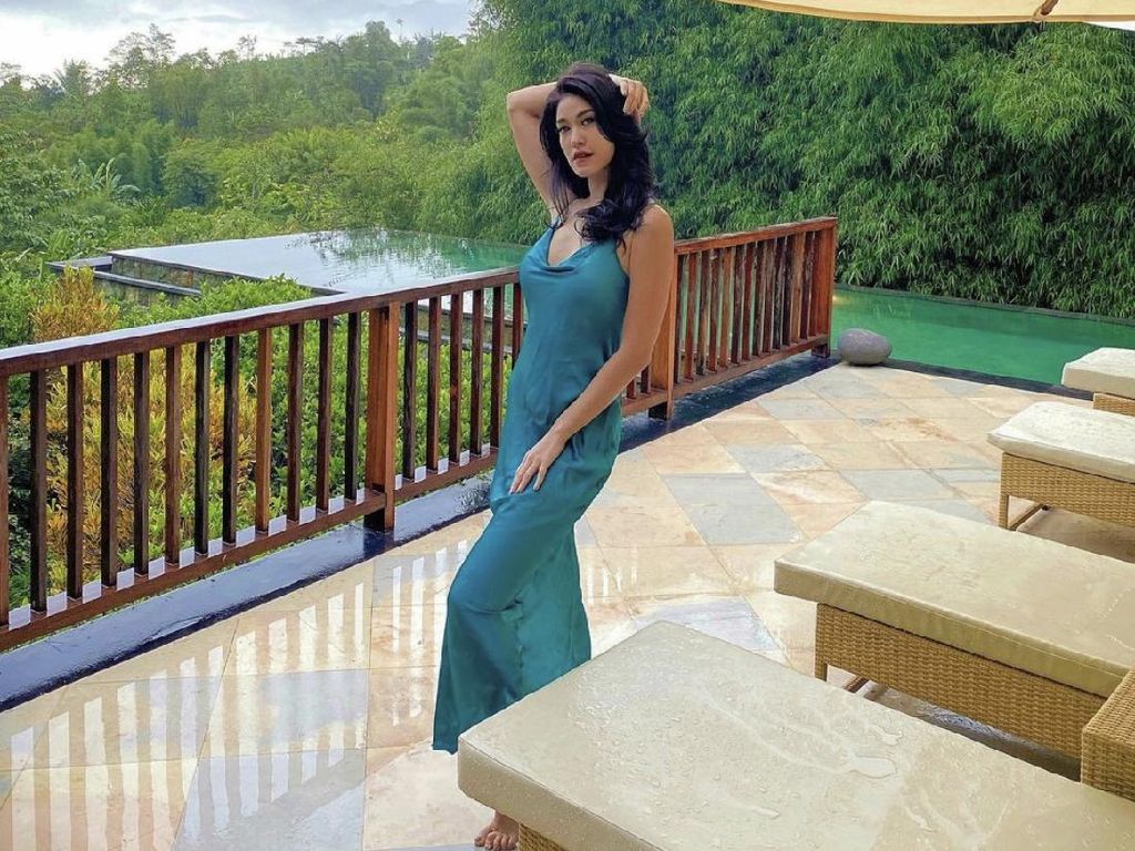 Elma Agustin Pamer Body Goal, Disemprot Umbar Aurat Elma Agustin Pamer Body Goal, Disemprot Umbar Aurat