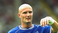 Frank Leboeuf ayahnya Jade, memperkuat Chelsea pada tahun 1996 sampai 2001. Dua titel Piala Fa diraihnya, serta juga ikut dalam bagian Timnas Prancis menjuarai Piala Dunia 1998 (Getty Images/Graham Chadwick)