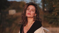 Jade Leboeuf berdomisili di Paris, Prancis (Instagram/jade_leboeuf)
