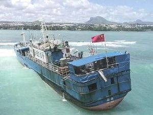 Kapal China Bawa 130 Ton Minyak Kandas di Perairan Mauritius