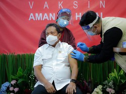 Menteri dan 4.000 Pegawai KKP Divaksin COVID-19 Hari Ini