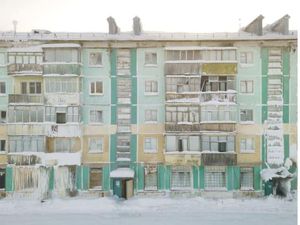 Ini Kota Hantu, Sekarat dan Membeku Diterjang Badai Brutal