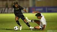 Timnas Indonesia berhasil menaklukkan Bali United di laga uji coba yang digelar di Stadion Madya, Senayan, Jakarta, pada Minggu (7/3/2021) malam.