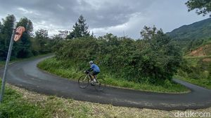 Mencicipi Tanjakan Super Pedas di Embrio Bogor