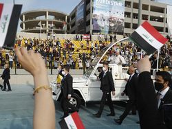 Momen Paus Fransiskus Kunjungi Irak Bawa Pesan Perdamaian