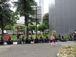 Cegah Bentrok Massa AHY dan Kubu Moeldoko, Brimob Jaga Kemenkumham