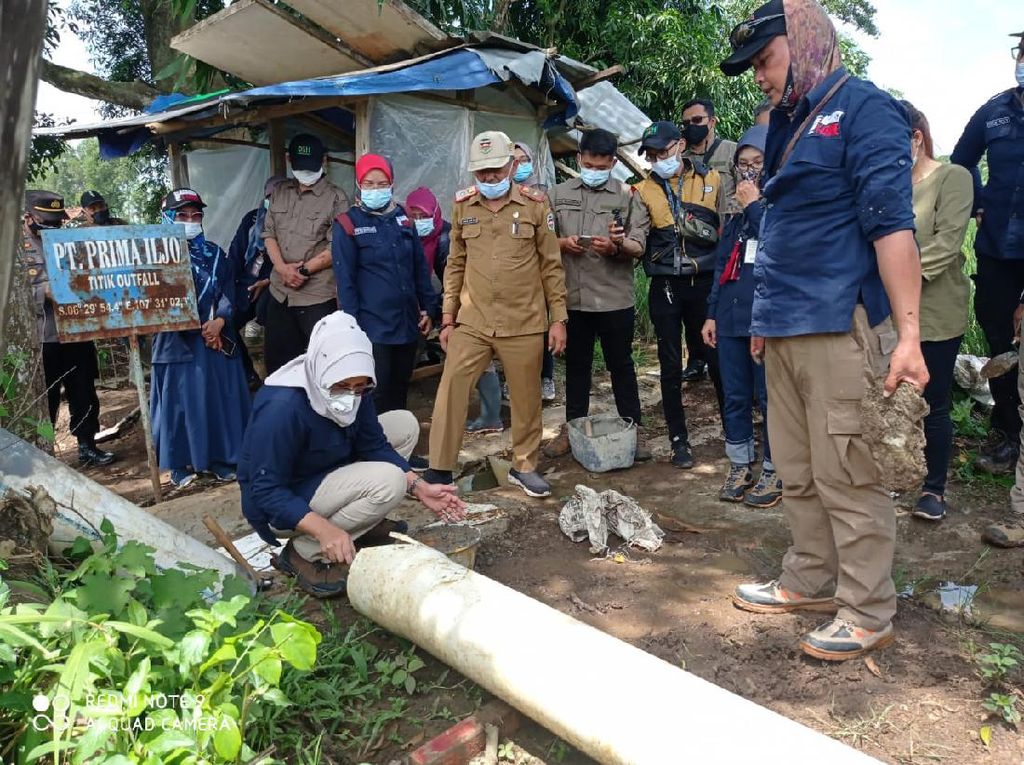 Langgar Aturan, DLH Jabar Tutup Saluran IPAL Perusahaan di Purwakarta Langgar Aturan, DLH Jabar Tutup Saluran IPAL Perusahaan di Purwakarta