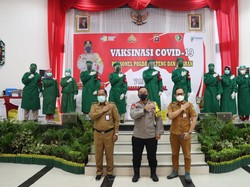Tekan Sebaran COVID-19, Polda Kalteng Vaksinasi Bintara sampai Taruna