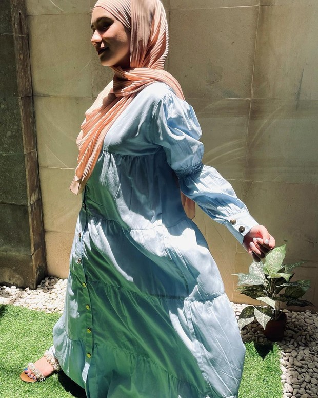 Nora Blue Dress yang dikenakan oleh Putri Anne memang cantik, tapi harganya nggak menyentuh angka Rp. 300.000.