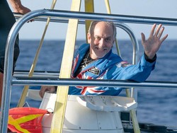 Hebat, Astronaut Ini Sampai di Titik Terdalam Bumi