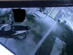 Terekam! Beberapa Pria Giliran Berbuat Mesum ke Perempuan di Pekalongan