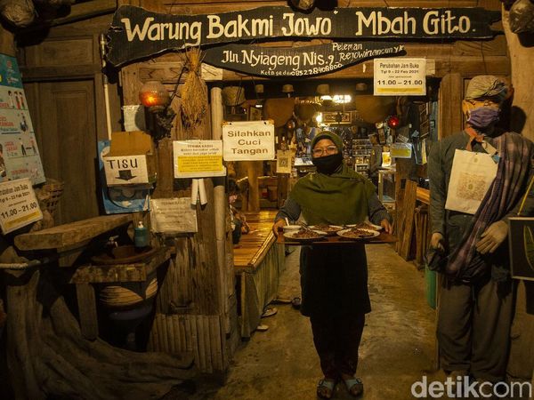 Wow! Bekas Kandang Sapi Disulap Jadi Warung Bakmi
