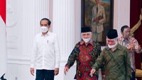 Potret Pertemuan Singkat Amien Rais dkk dan Jokowi Bahas Km 50