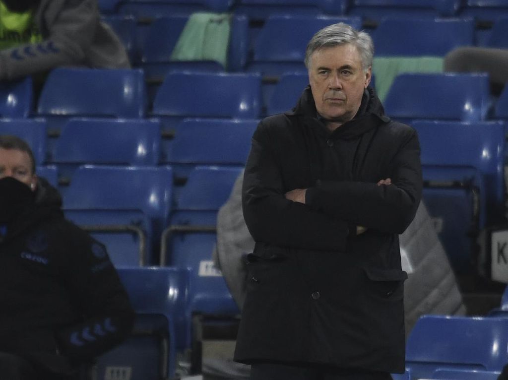 Ancelotti: Everton Masih Beda Level dengan Chelsea Ancelotti: Everton Masih Beda Level dengan Chelsea