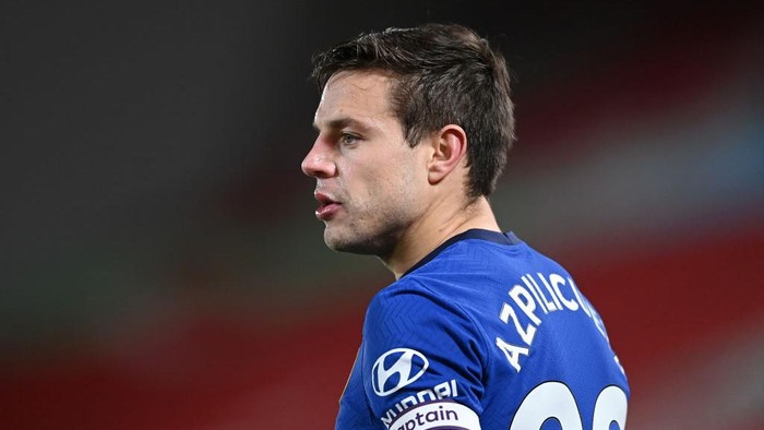 LIVERPOOL, ENGLAND - MARCH 04: Cesar Azpilicueta of Chelsea looks on during the Premier League match between Liverpool and Chelsea at Anfield on March 04, 2021 in Liverpool, England. Sporting stadiums around the UK remain under strict restrictions due to the Coronavirus Pandemic as Government social distancing laws prohibit fans inside venues resulting in games being played behind closed doors. (Photo by Laurence Griffiths/Getty Images)