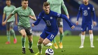 Di babak kedua, tekanan Chelsea belum juga surut. Glyn Kirk/Pool via AP.