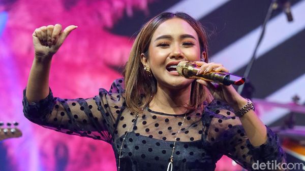 Goyangan Cita Citata di dHOT Music Day 2021