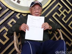Rahasia Panjang Umur Eddy Penerima Vaksin COVID-19 Tertua di Indonesia Rahasia Panjang Umur Eddy Penerima Vaksin COVID-19 Tertua di Indonesia
