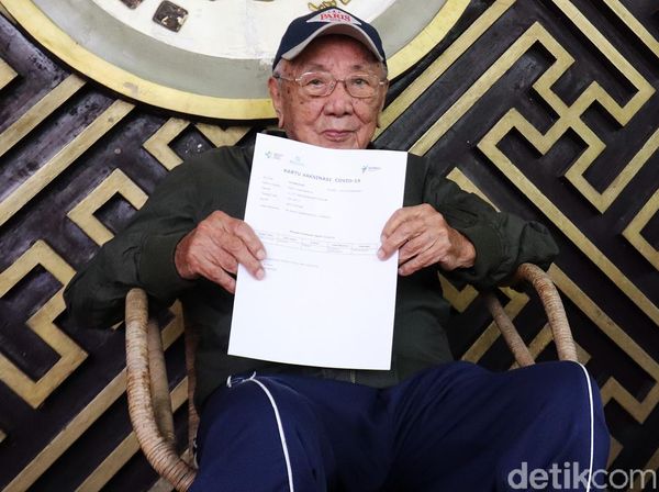 Ini Dia Sosok Penerima Vaksin COVID-19 Tertua di Indonesia