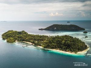 10 Tempat Wisata Indonesia yang Mendunia, Wajib Dikunjungi Warga Lokal 10 Tempat Wisata Indonesia yang Mendunia, Wajib Dikunjungi Warga Lokal