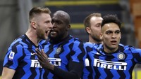 Inter diprediksi akan kehilangan 120-140 juta euro musim ini. Dikutip Corrierre della Sport, Inter butuh menjual satu atau dua pemain topnya musim panas nanti untuk mengatasi masalah itu(AP/Luca Bruno)