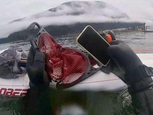 6 Bulan Tenggelam di Danau, iPhone 11 Masih Berfungsi