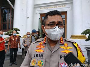 Polisi Akan Sikat Penimbun Obat dan Vitamin di Surabaya Saat Pandemi COVID-19 Polisi Akan Sikat Penimbun Obat dan Vitamin di Surabaya Saat Pandemi COVID-19