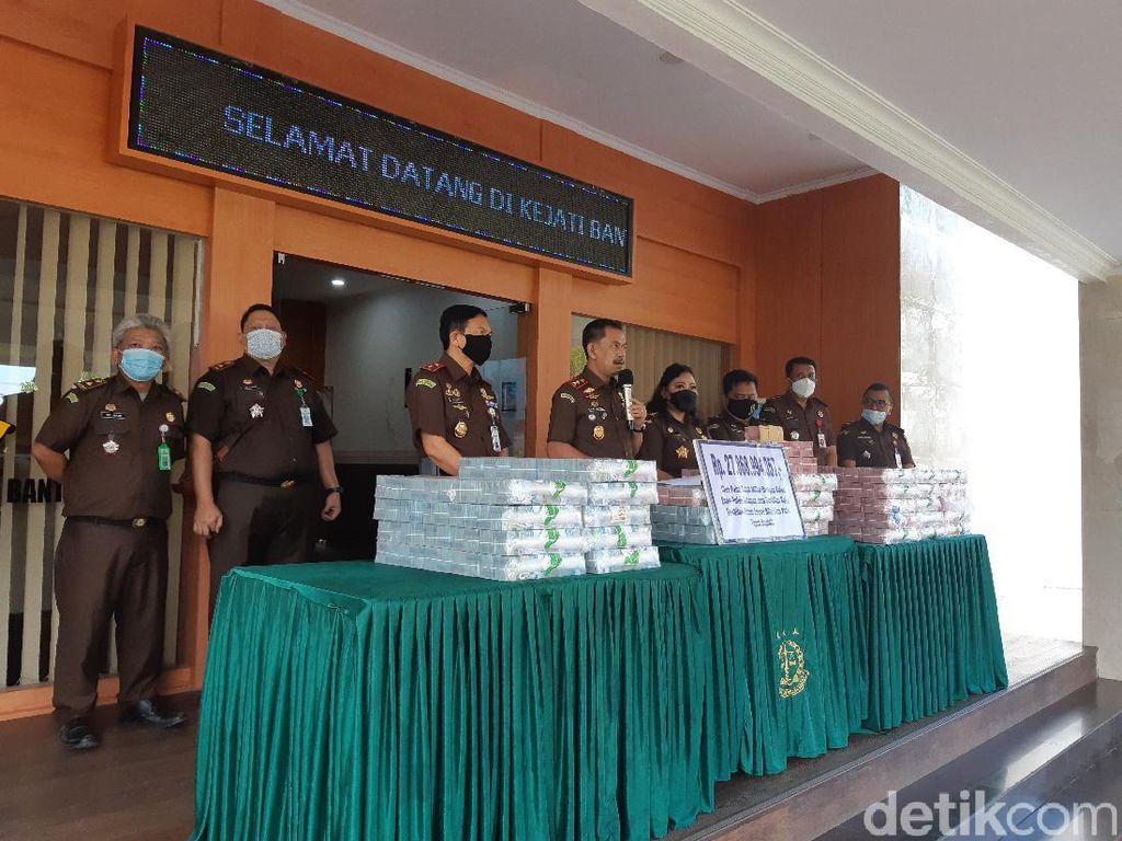 Kejati Banten Segera Sidangkan TPPU Rugikan Perusahaan Belanda Rp 52 M Kejati Banten Segera Sidangkan TPPU Rugikan Perusahaan Belanda Rp 52 M