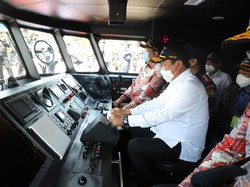 Tambah 2 Kapal Hiu, Trenggono Ngebut Sikat Maling Ikan