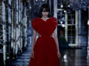 10 Koleksi Terbaru Dior Fall/Winter 2021, Versi Modern Dunia Dongeng