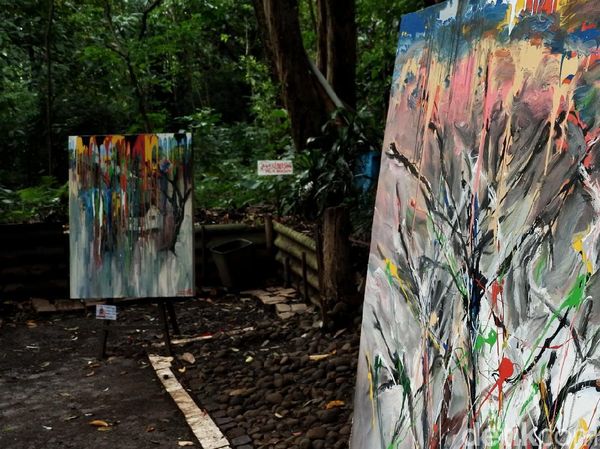 Pameran Lukisan Ini Digelar di Tengah Hutan Babakan Siliwangi