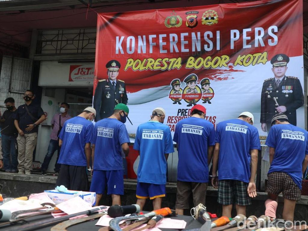 Aniaya Remaja hingga Tewas, 3 Pelaku Tawuran Antargeng di Bogor Ditangkap Aniaya Remaja hingga Tewas, 3 Pelaku Tawuran Antargeng di Bogor Ditangkap