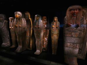 Meriah! Pawai Akbar Pemindahan Mumi Kerajaan Mesir Kuno