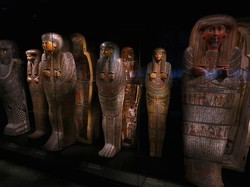 Meriah! Pawai Akbar Pemindahan Mumi Kerajaan Mesir Kuno