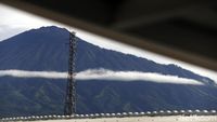 Pesona Alam Batu Malang dan Kota Seribu Gunung