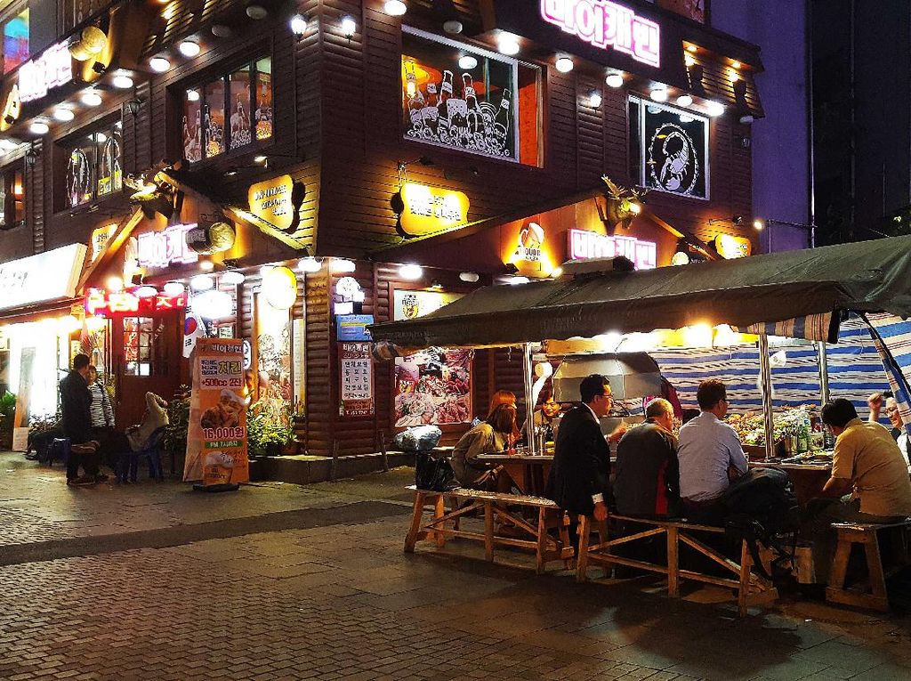 Lagi Hits! Spot Kuliner Korea Bertema Kafe Estetik hingga Pojangmacha