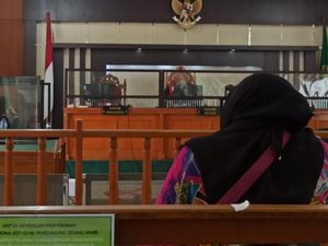 Ganjaran 6 Bulan Bui Eks Ketua FPI Gara-gara Bubarkan Demo Tolak HRS Ganjaran 6 Bulan Bui Eks Ketua FPI Gara-gara Bubarkan Demo Tolak HRS