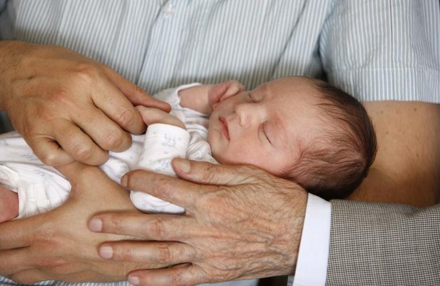 Khitan atau sunat adalah operasi kecil pengangkatan kulup, atau yang dikenal sebagai jaringan yang menutupi kepala (kelenjar) penis.