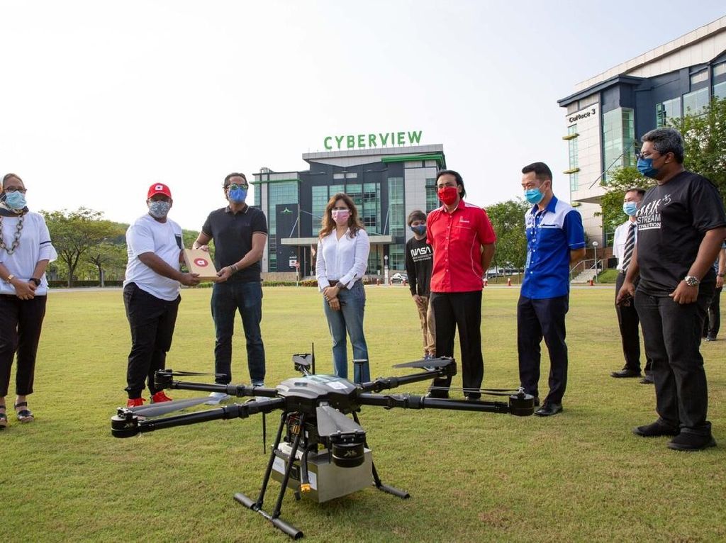 AirAsia Mau Buat Taksi Udara dan Pengiriman Paket Pakai Drone AirAsia Mau Buat Taksi Udara dan Pengiriman Paket Pakai Drone