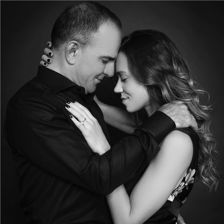 Оба а и его жена. Оба супруга. Оба а и его жена. Оба а и его жена. Оба а и его жена.