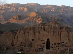 Warga Afghanistan Kenang Penghancuran Patung Buddha Bamiyan oleh Taliban