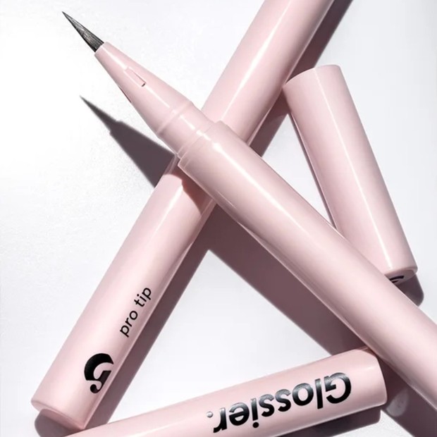 Felt-tip Liner/ Foto: Glossier.com Felt-tip Liner