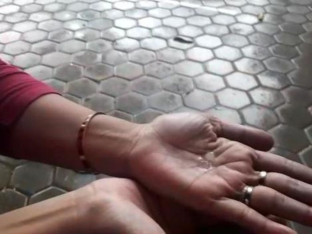 Hujan Es Terjadi di Sejumlah Daerah di Bantul Hujan Es Terjadi di Sejumlah Daerah di Bantul